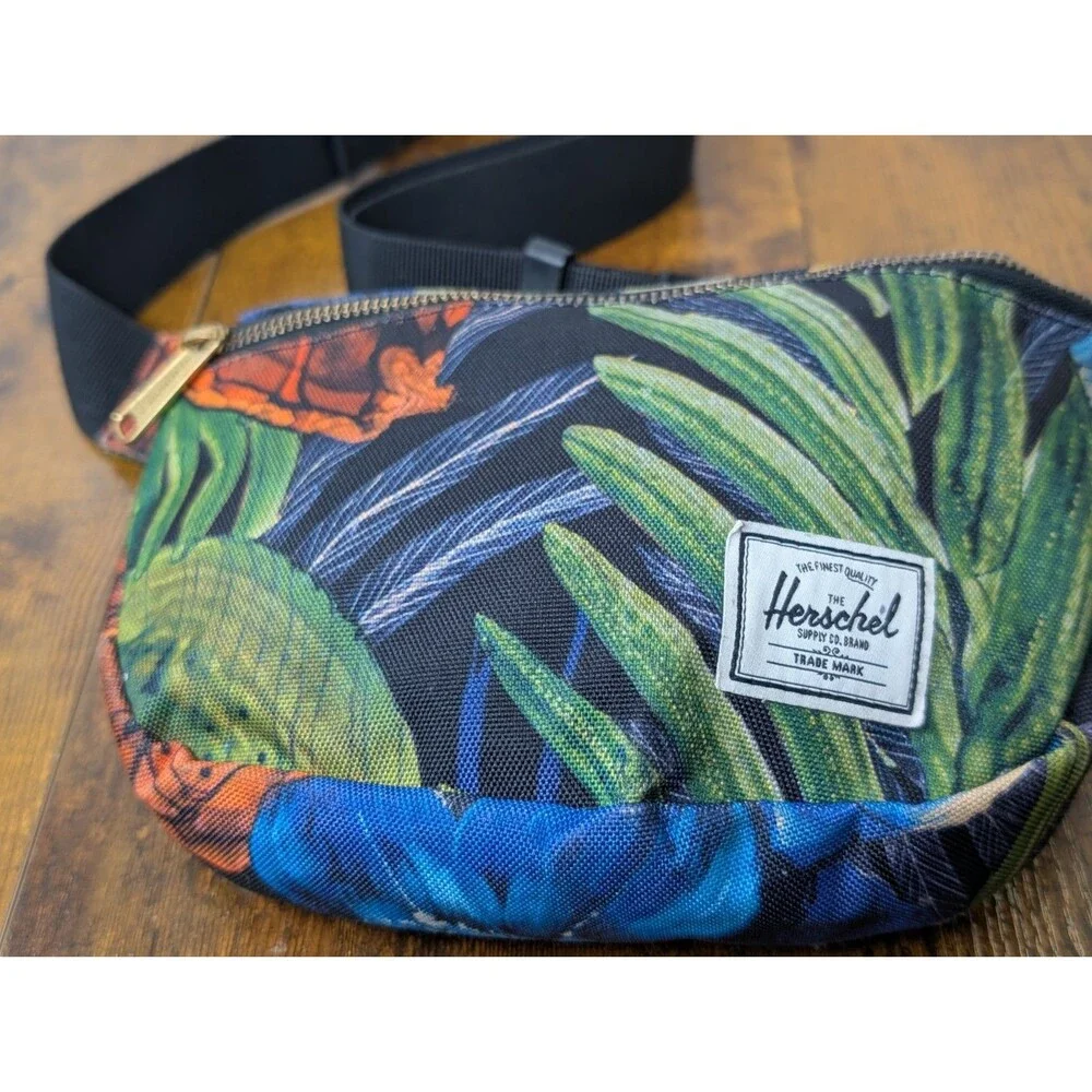 Herschel Supply Co Fifteen Fanny Pack Jungle Floral Waist Bag Adjustable Unisex